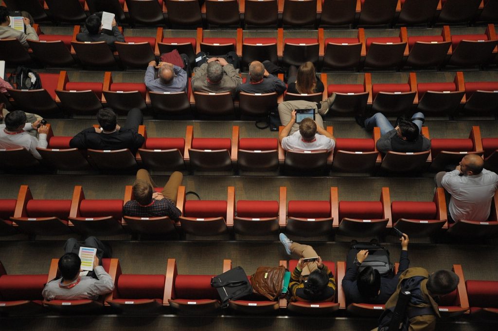 konferencja zdjęcie